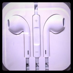 Apple earbuds